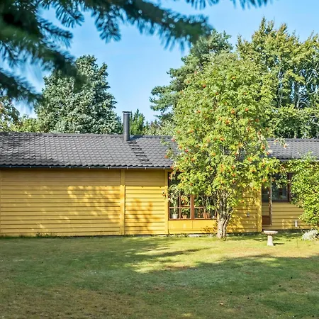 3 Bedroom Gorgeous In Prázdninový dům Jægerspris